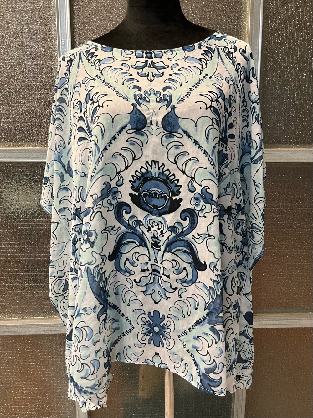 Chico’s S/M Chiffon Boatneck Blue & White Printed Poncho/Tunic.